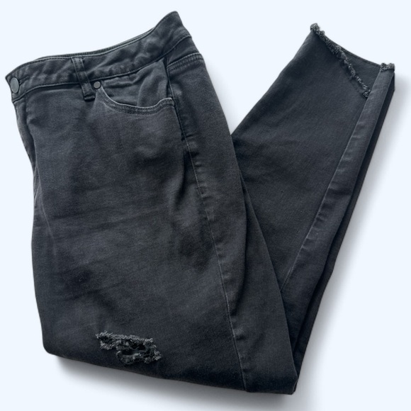 Lane Bryant Plus Size Black Distressed Skinny Jeans - Picture 1 of 4